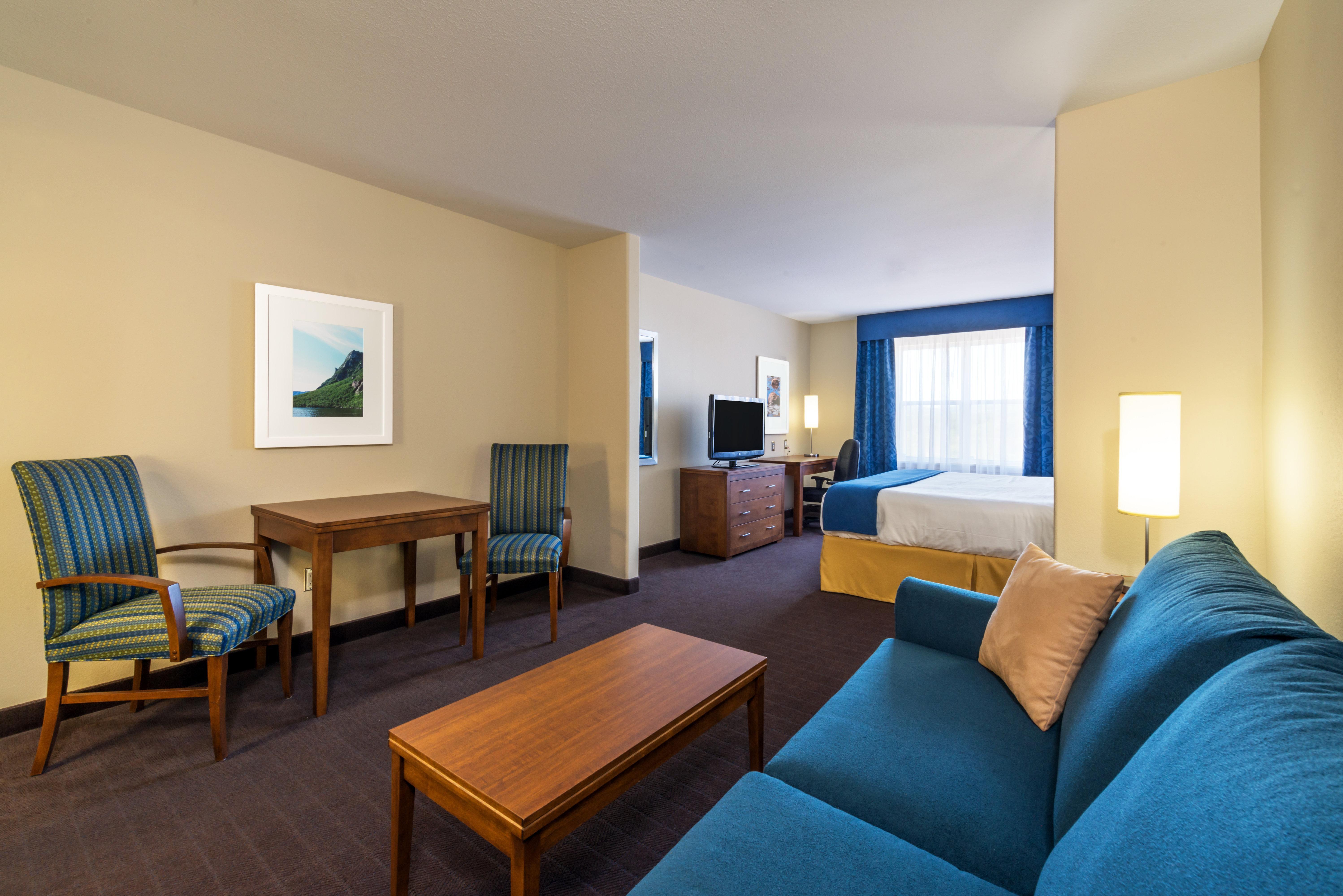 Holiday Inn Express Deer Lake By Ihg Exterior photo