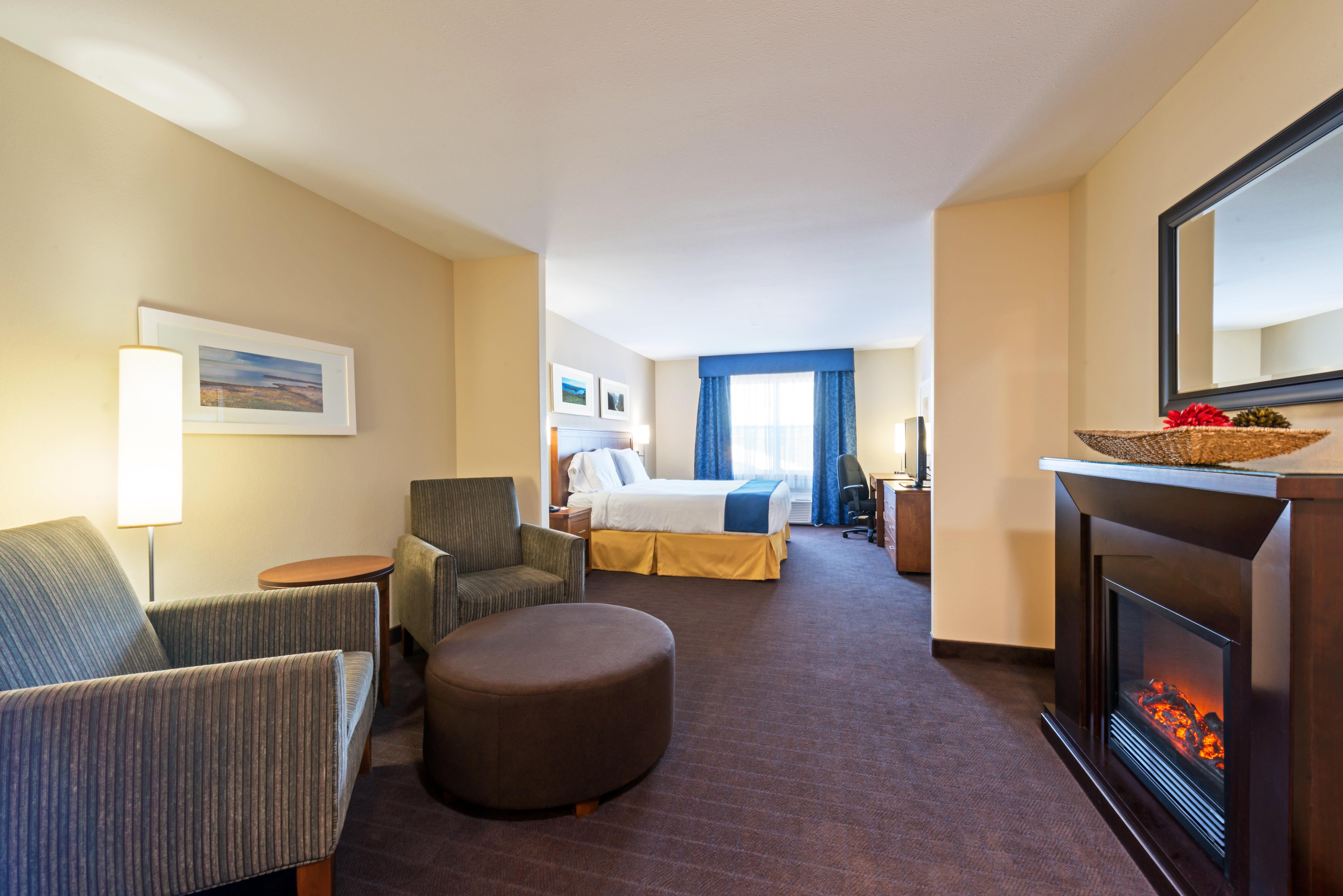 Holiday Inn Express Deer Lake By Ihg Exterior photo