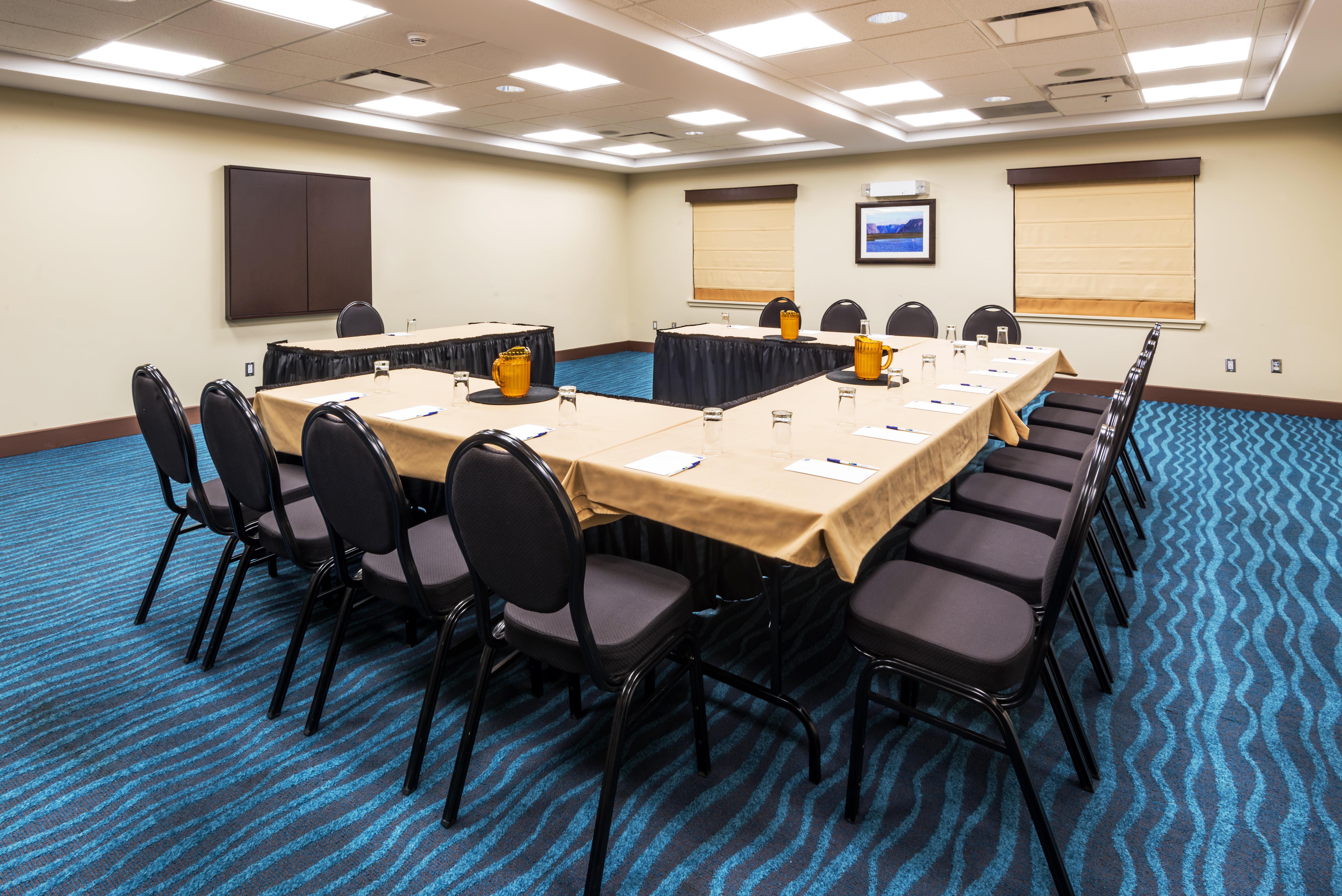 Holiday Inn Express Deer Lake By Ihg Exterior photo